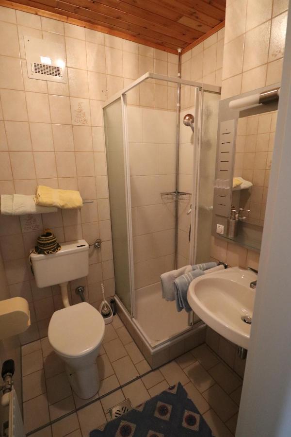 Gastehaus Ulbl Homestay *